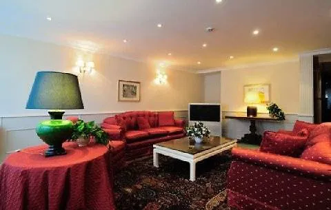 Residence Sacconi Рим 4*,