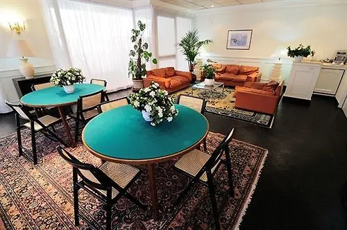 Residence Sacconi Roma 4*,  Italia